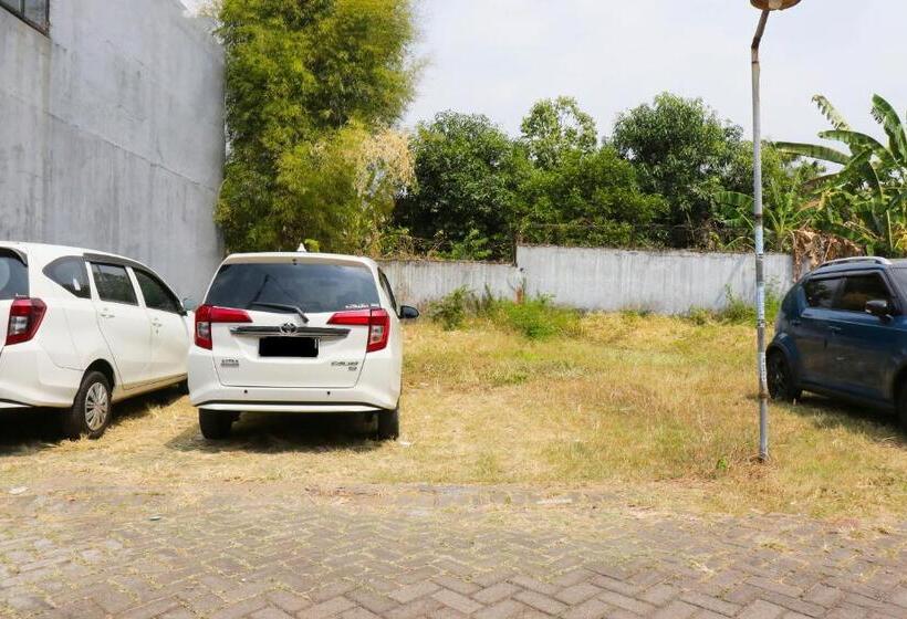 호텔 Oyo Life 92922 Kost Bu Mala 1 Syariah