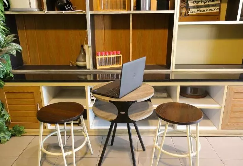 Hotelli Oyo Life 92922 Kost Bu Mala 1 Syariah