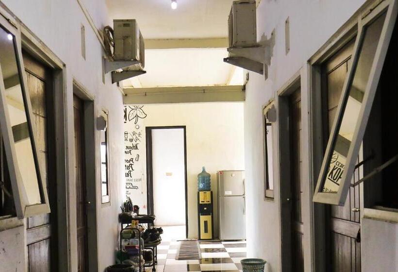 호텔 Oyo Life 92922 Kost Bu Mala 1 Syariah