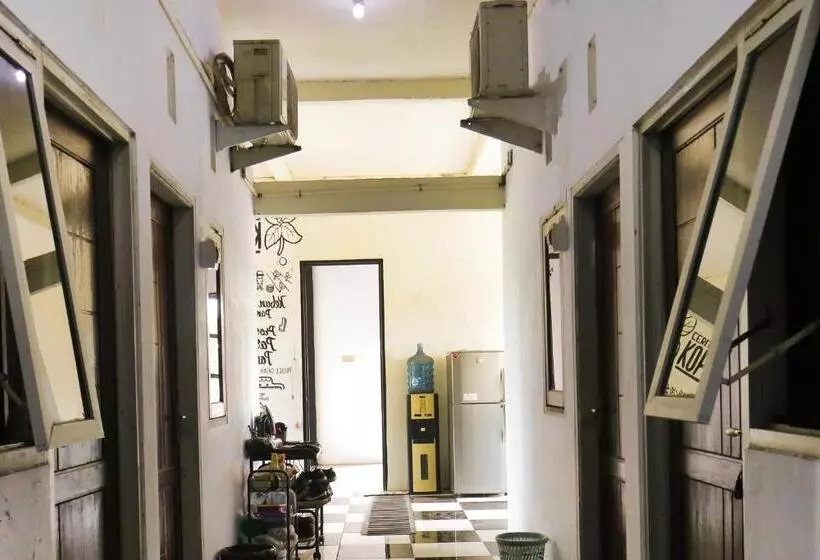 Hotelli Oyo Life 92922 Kost Bu Mala 1 Syariah