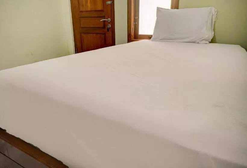 Hotelli Oyo Life 92922 Kost Bu Mala 1 Syariah