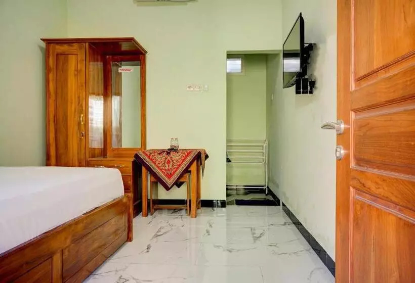 Hotelli Oyo Life 92922 Kost Bu Mala 1 Syariah