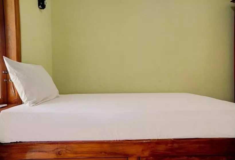 Hotelli Oyo Life 92922 Kost Bu Mala 1 Syariah