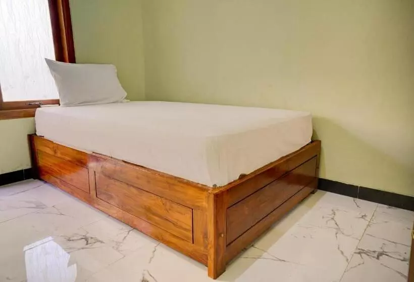 Hotelli Oyo Life 92922 Kost Bu Mala 1 Syariah