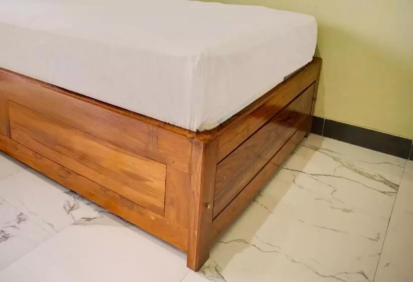 Hotelli Oyo Life 92922 Kost Bu Mala 1 Syariah