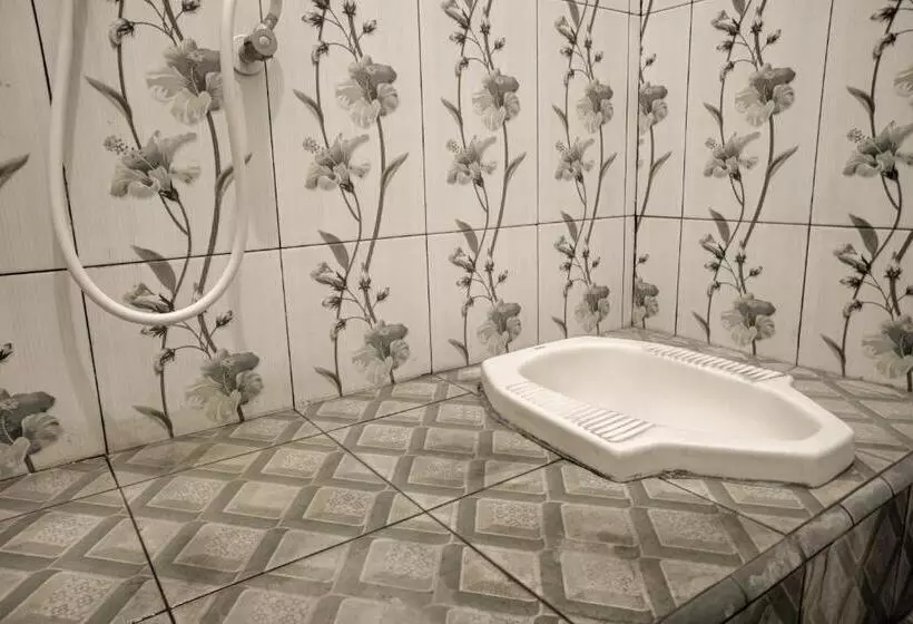 Hotelli Oyo Life 92922 Kost Bu Mala 1 Syariah