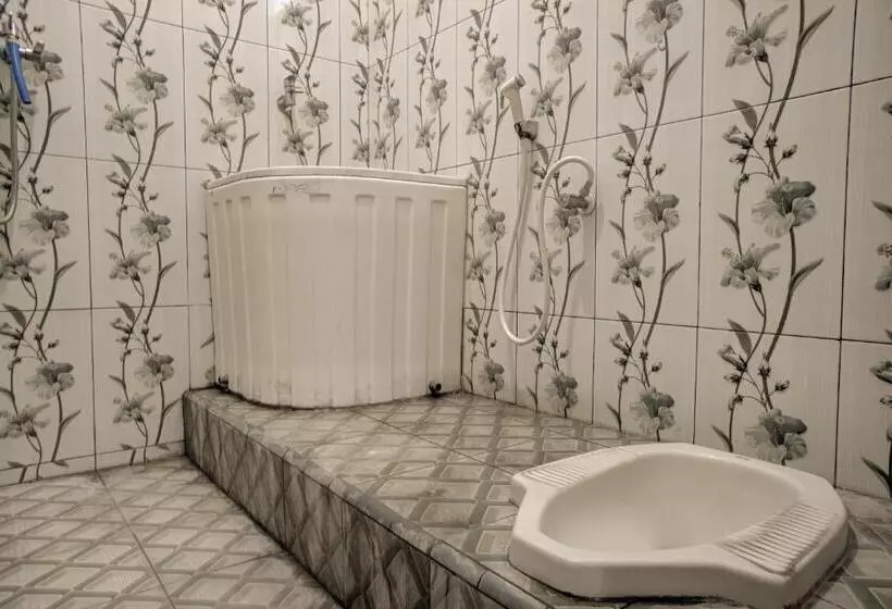 Hotelli Oyo Life 92922 Kost Bu Mala 1 Syariah