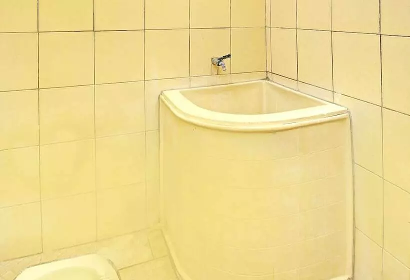 Hotelli Oyo Life 92954 Shanti Kost