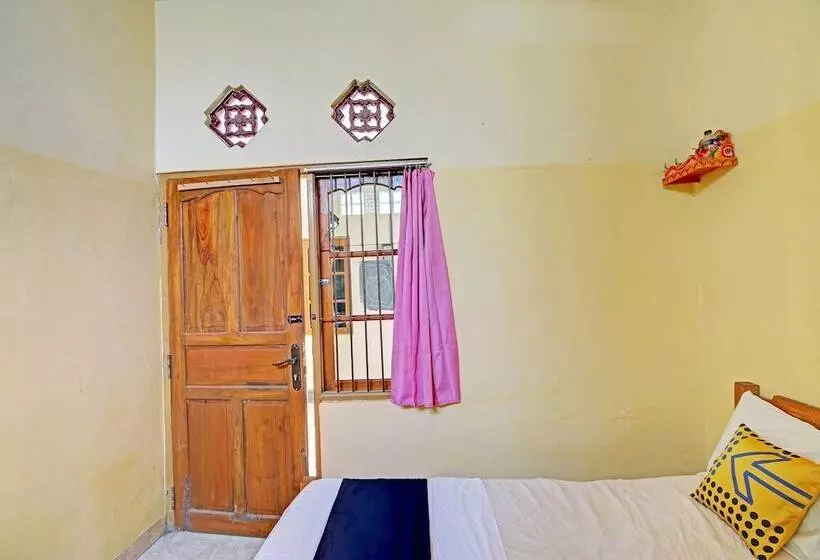 Hotelli Oyo Life 92954 Shanti Kost