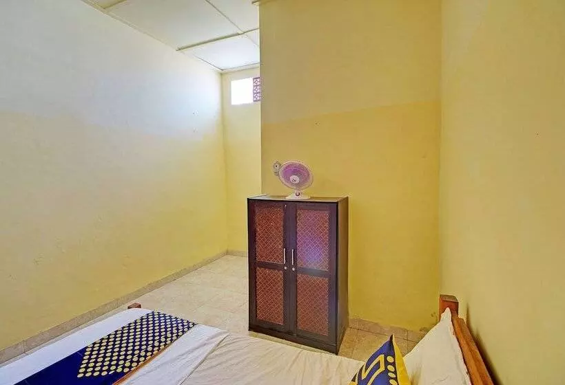 Hotelli Oyo Life 92954 Shanti Kost