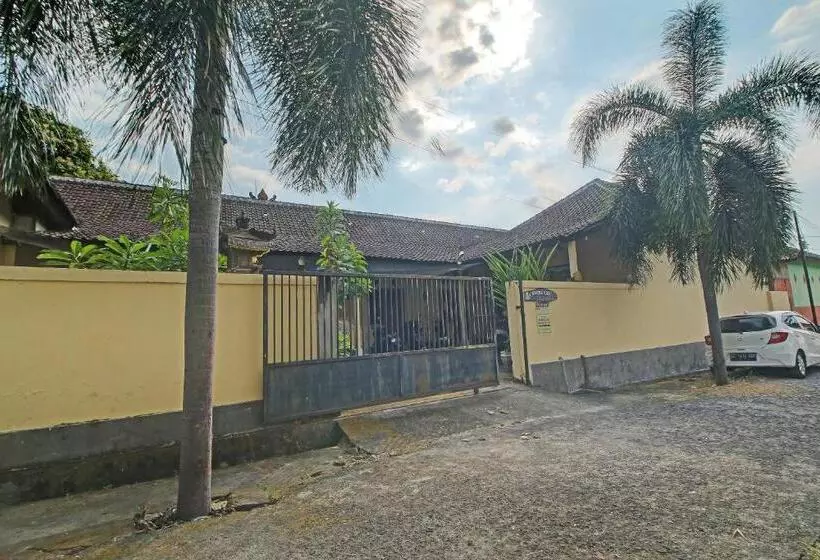 Hotelli Oyo Life 92954 Shanti Kost