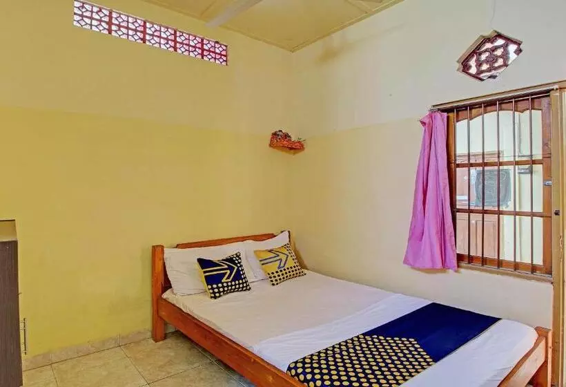 Hotelli Oyo Life 92954 Shanti Kost