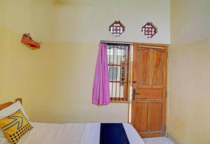 Hotelli Oyo Life 92954 Shanti Kost