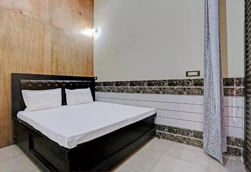 Hotelli Oyo Royal Guest House