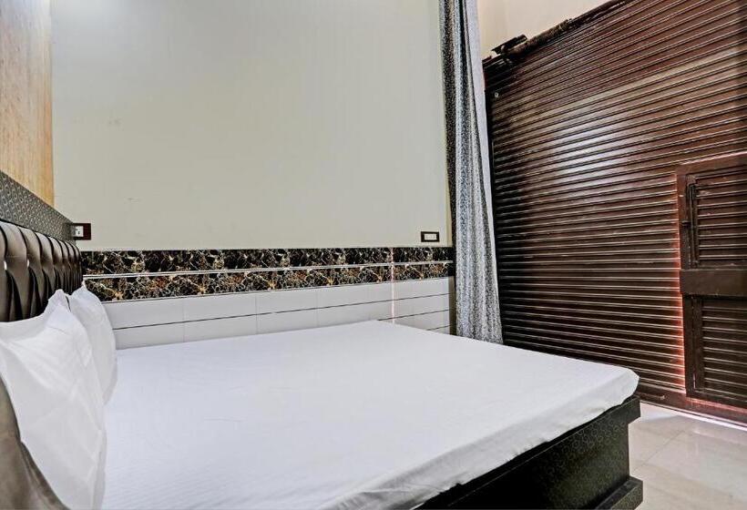 فندق Oyo Royal Guest House