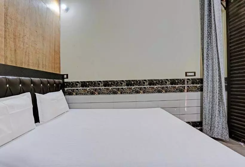 Hotelli Oyo Royal Guest House