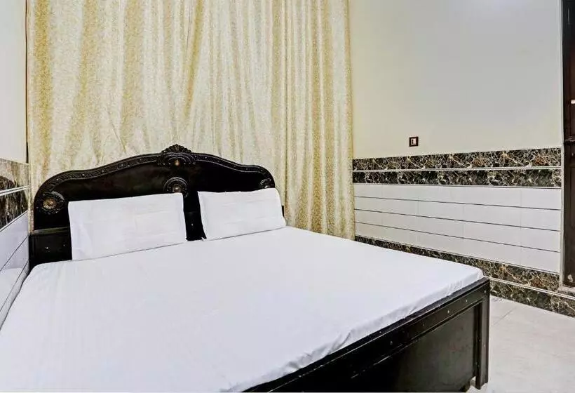 Hotelli Oyo Royal Guest House