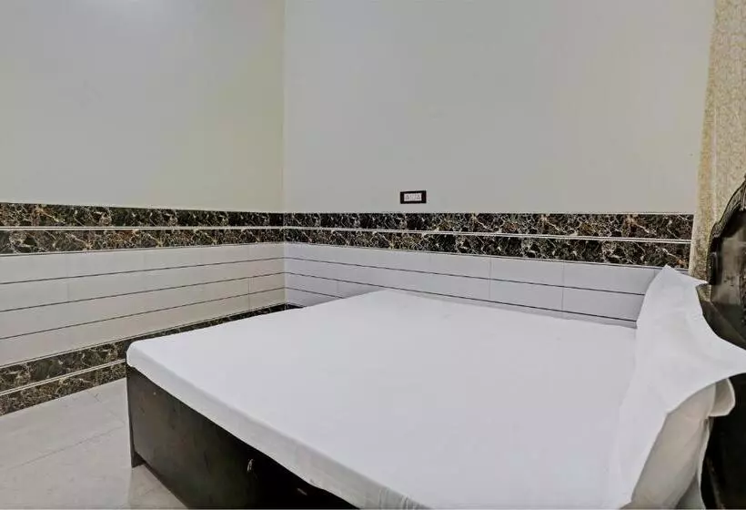 Hotelli Oyo Royal Guest House