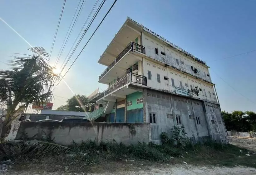 Hotelli Spot On 93075 Nova Jaya 2 Homestay Syariah