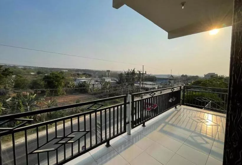 Hotelli Spot On 93075 Nova Jaya 2 Homestay Syariah