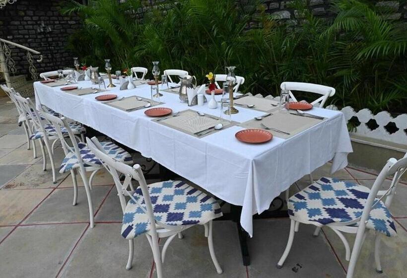 ホテル The Trishala Vilas