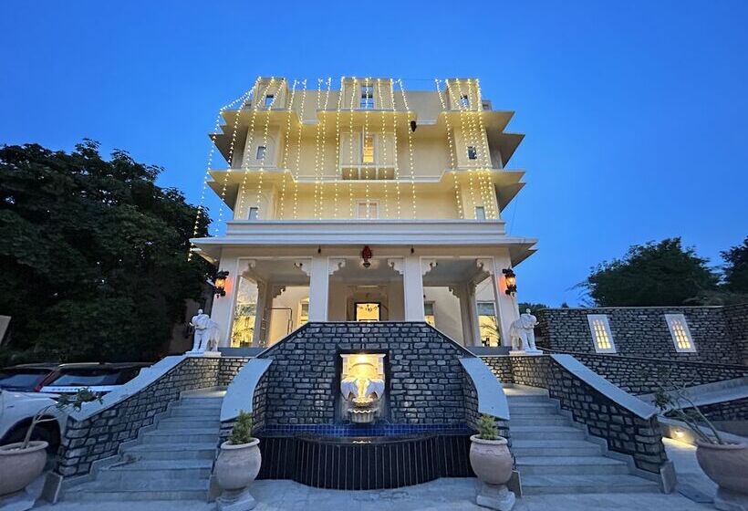 ホテル The Trishala Vilas