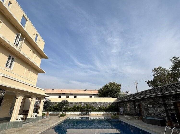 ホテル The Trishala Vilas