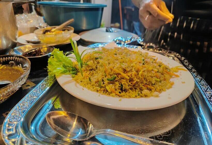 Hotel Urban Cabins Anuradhapura