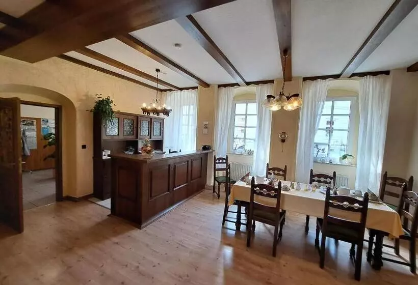 ホテル Zum Hirsch