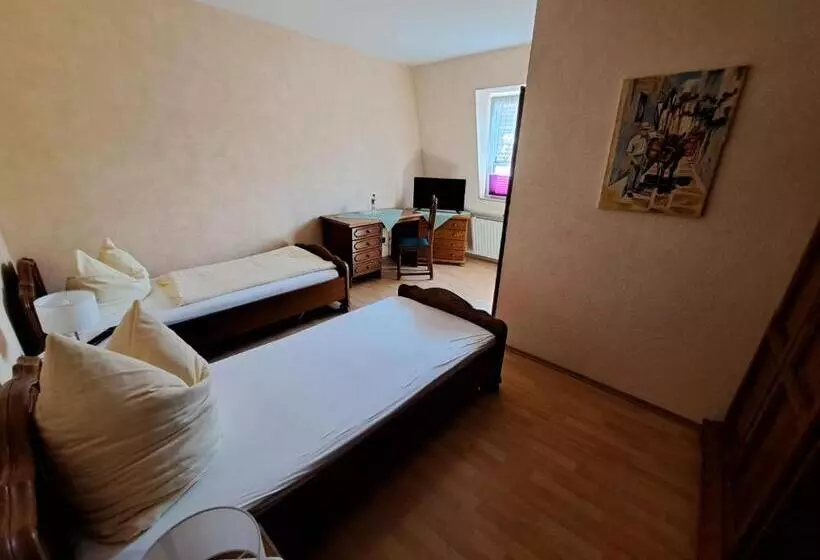 ホテル Zum Hirsch