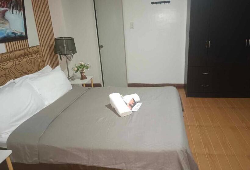 Motel Daily Travellers Inn & Suites