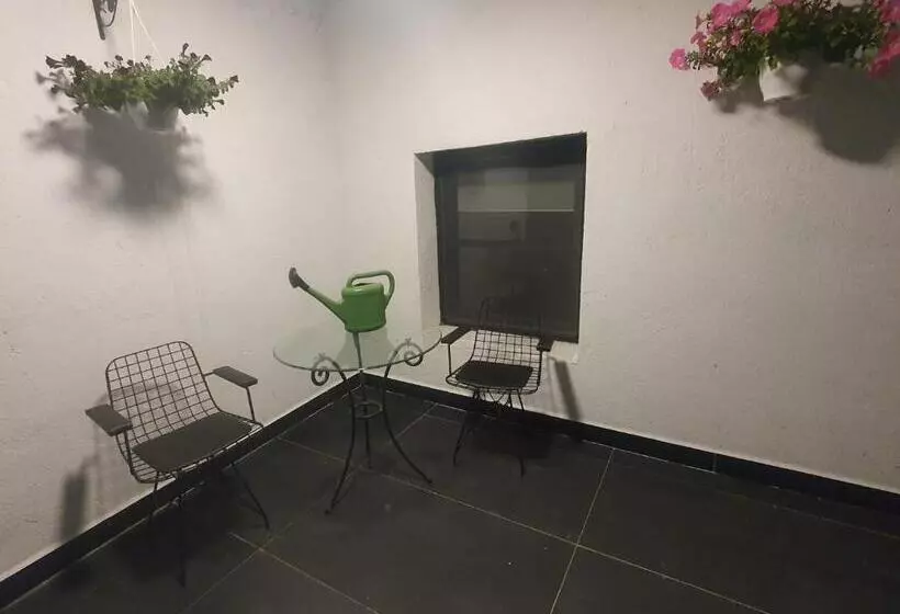 ペンション Baykus Guesthouse Konukevi