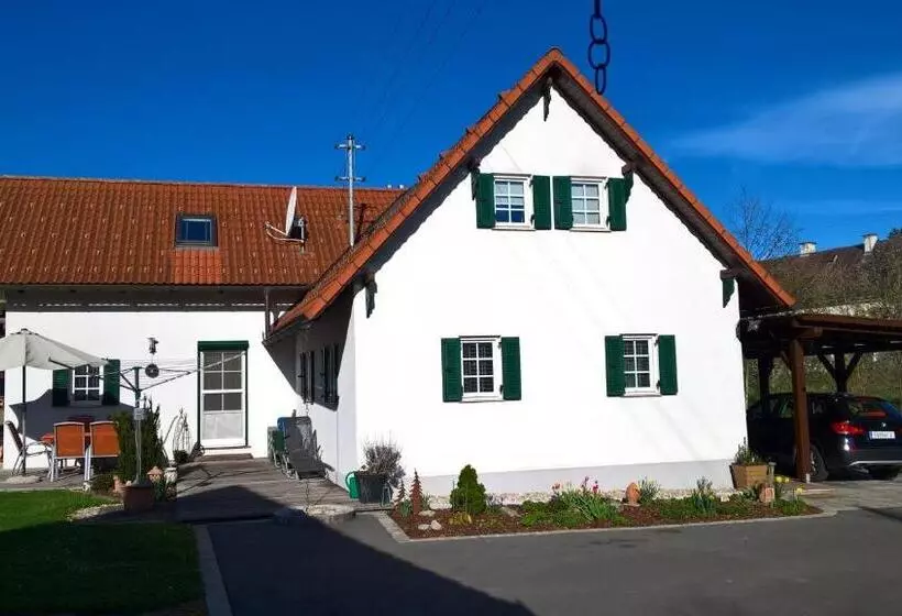 Majatalo Ferienhaus Am Bach