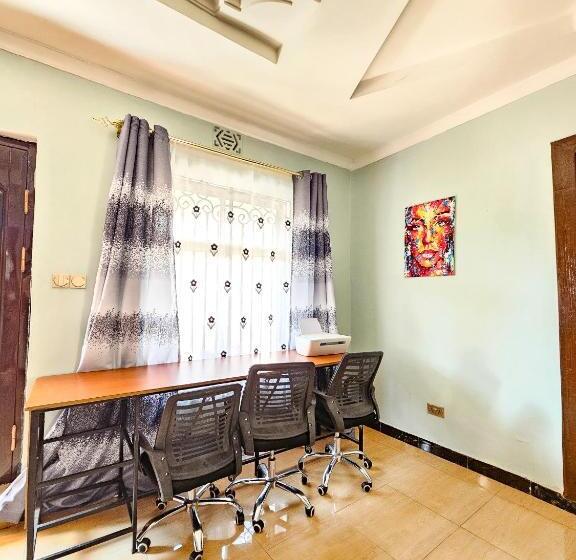 ペンション Focus Mawio Hostel