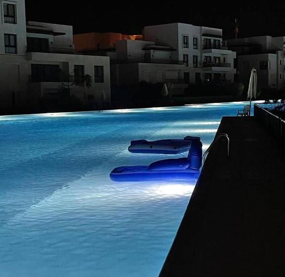 پانسیون Ground Chlat First Row Lagoon 2 Bedrooms At Blanca Marassi