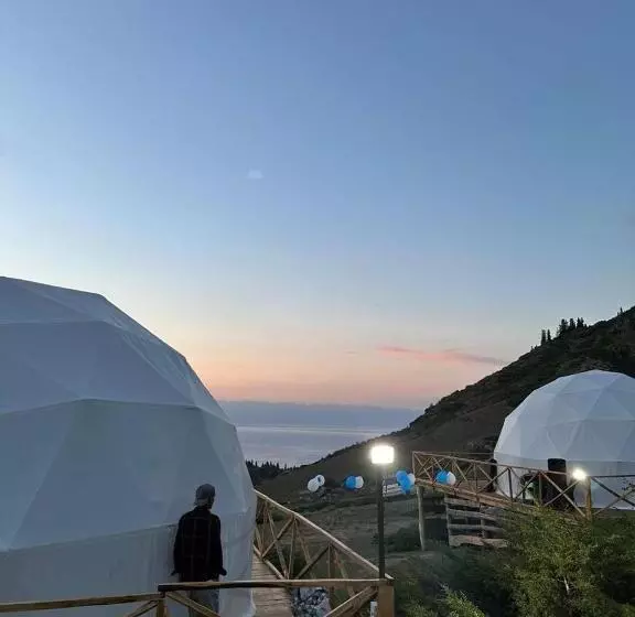 پانسیون Shatyly Lake Viewglamping