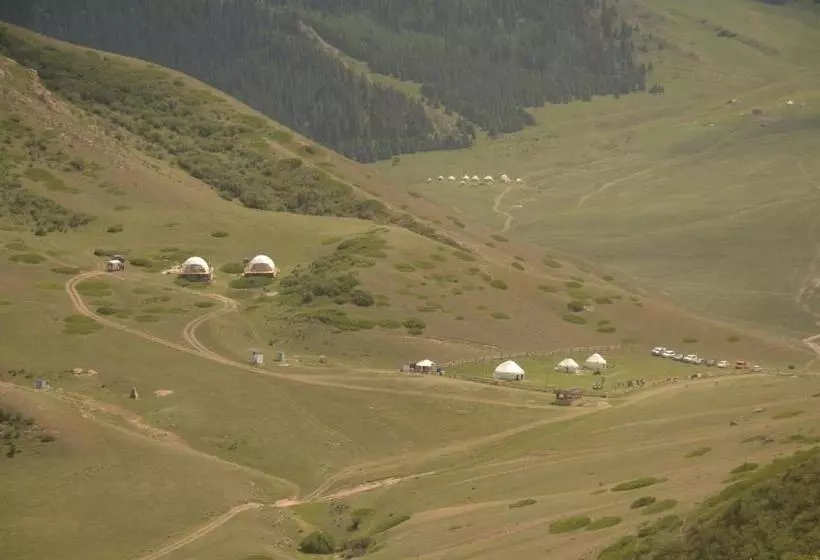 پانسیون Shatyly Lake Viewglamping