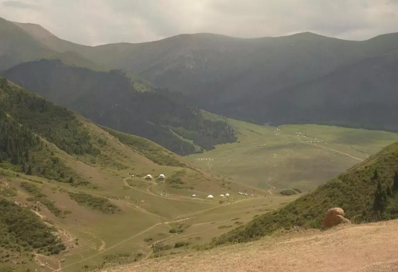 پانسیون Shatyly Lake Viewglamping