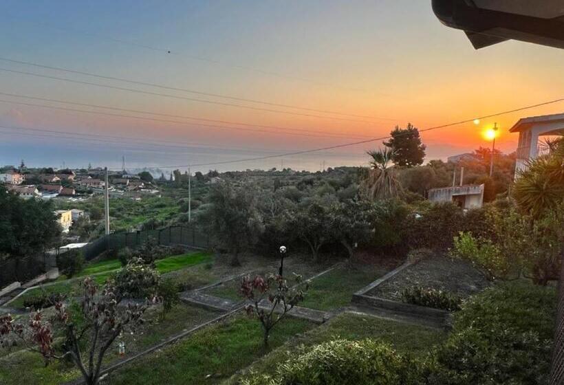 Пансион Suite Villa La Terrazza Sul Mare