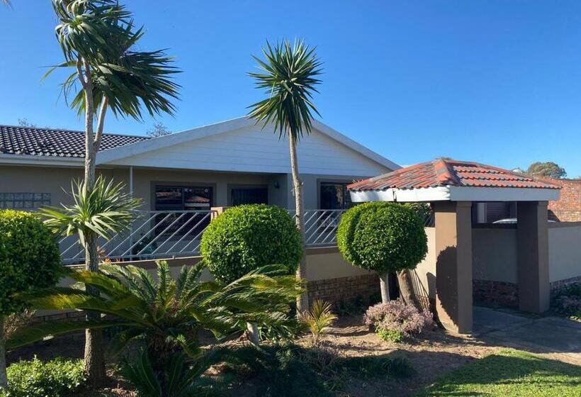 بنسيون Tree Haven