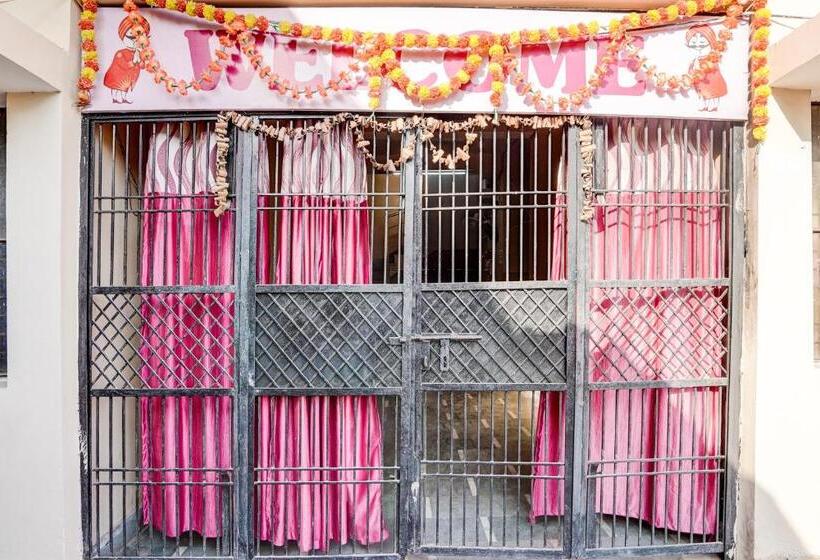 Spot On Hotel Live In