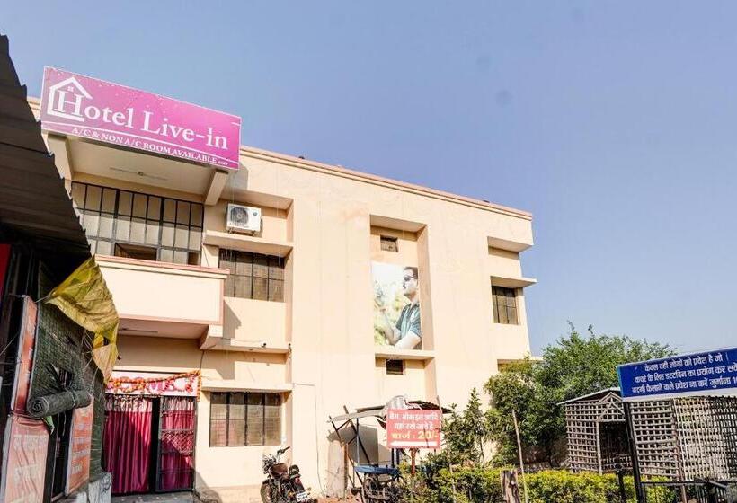 Spot On Hotel Live In