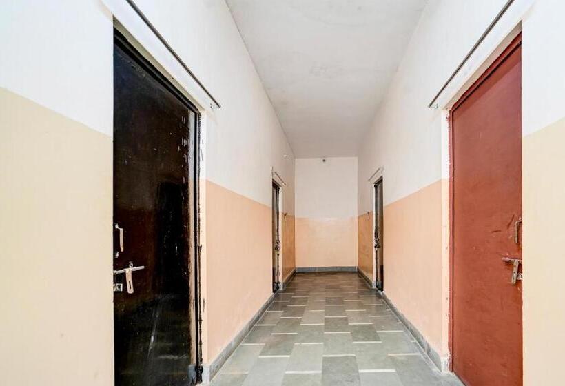 Spot On Hotel Live In