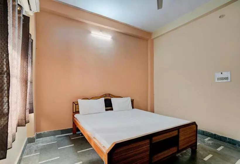Spot On Hotel Live In