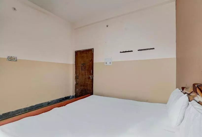 Spot On Hotel Live In