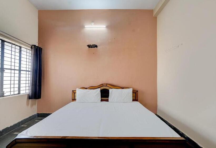 Spot On Hotel Live In