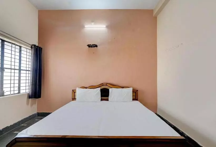 Spot On Hotel Live In