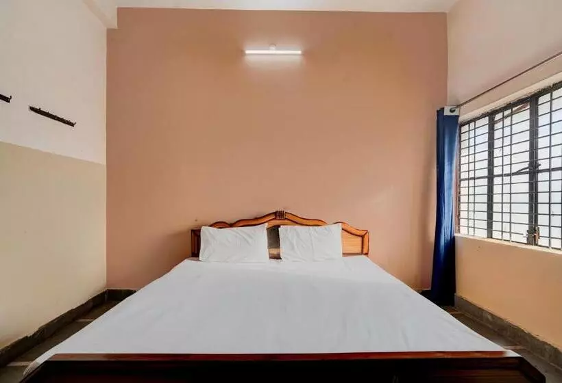 Spot On Hotel Live In