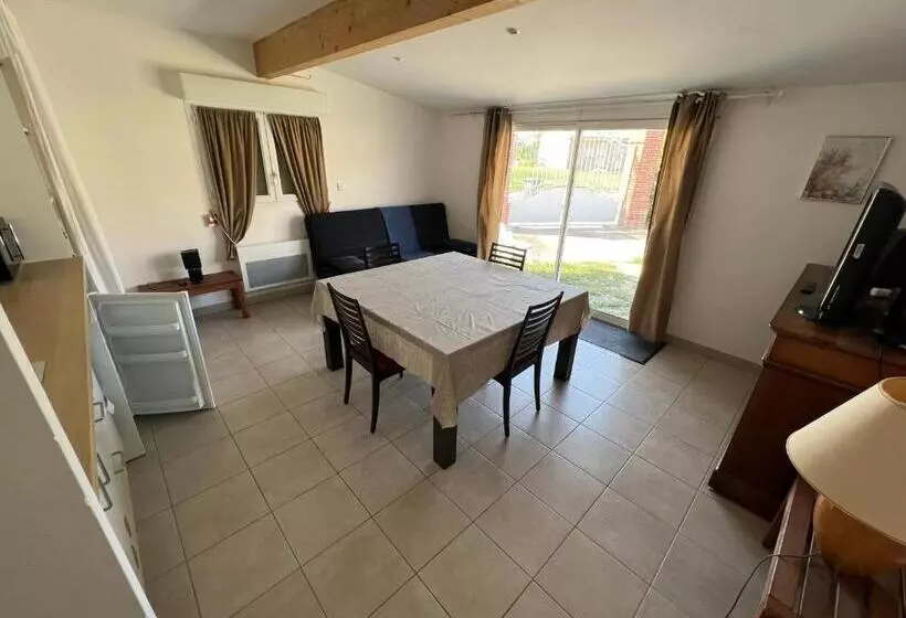 Aamiaismajoitus (B&B) Chambre D Hôte Les Murailles