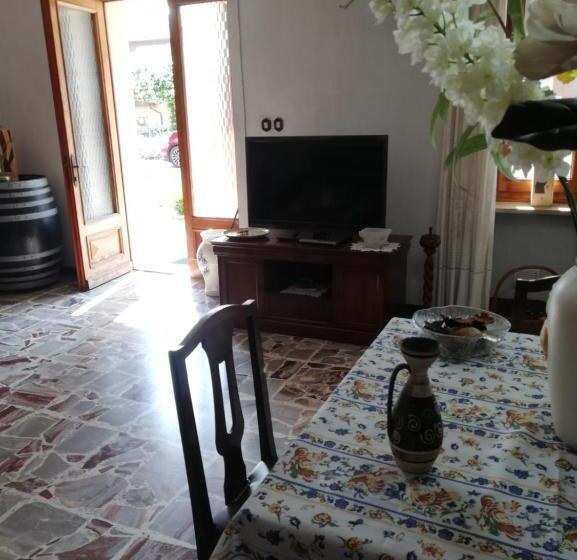 مبيت وإفطار La Casetta Di Pio